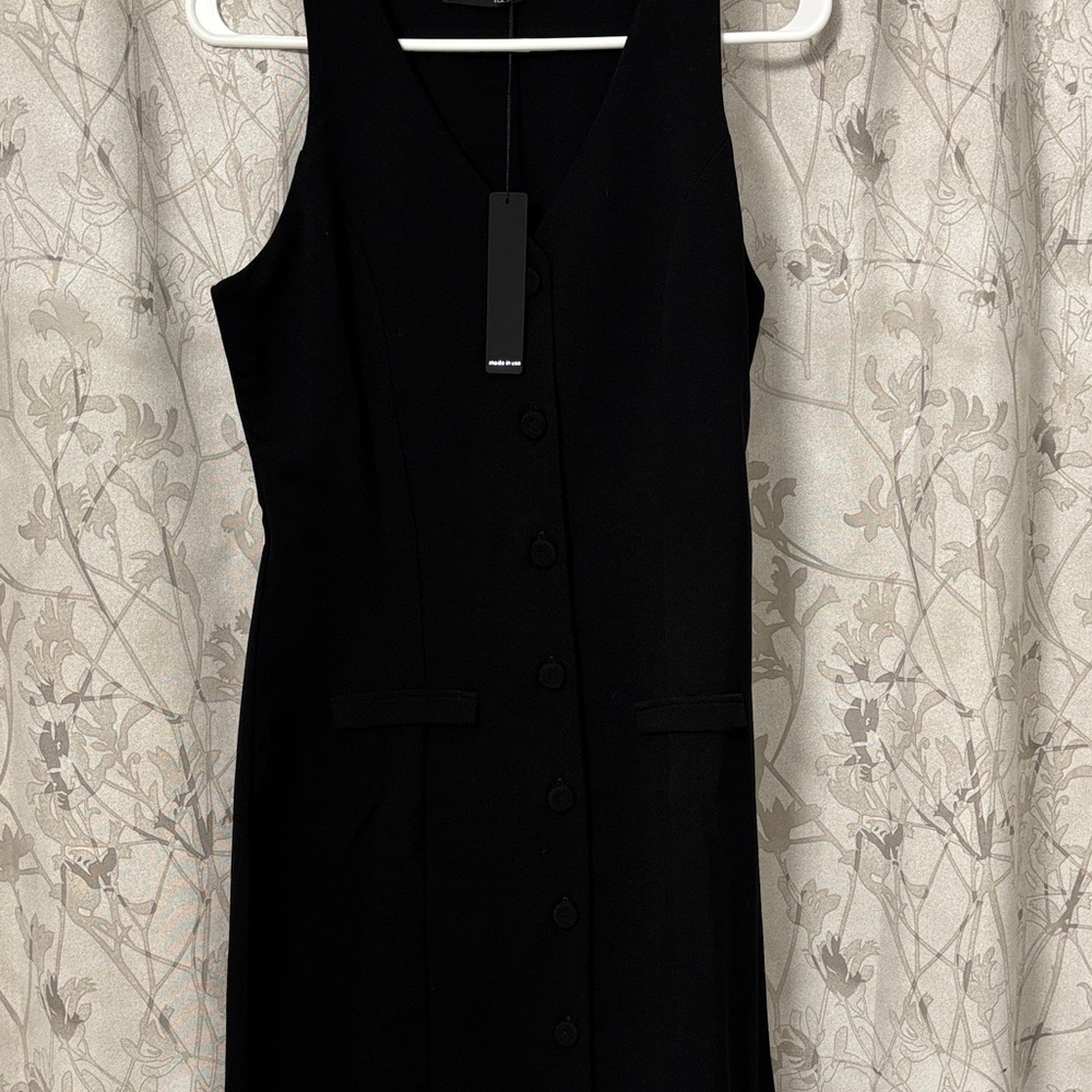 Chic Black Button-Down Midi Dress